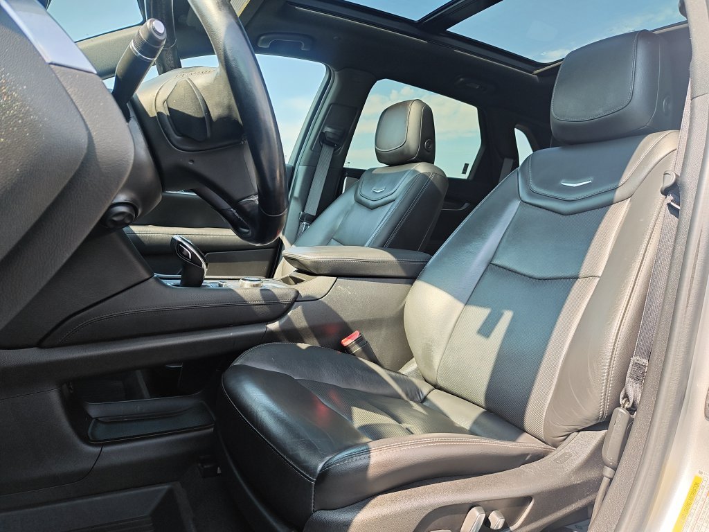 Used 2020 Silver Cadillac Premium Luxury image 15