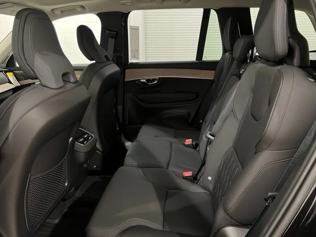 New 2026 Black Volvo B6 Plus 7-Seater image 20