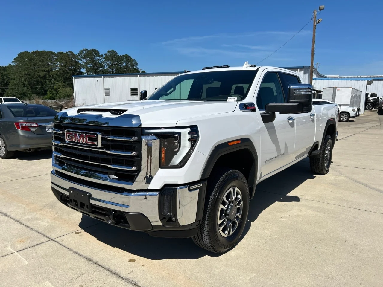 2026 GMC Sierra 4WD Crew Cab Standard Box SLT's photo