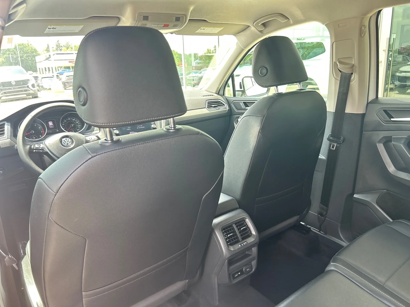 Used 2020 Pure White Volkswagen SE 4Motion image 21