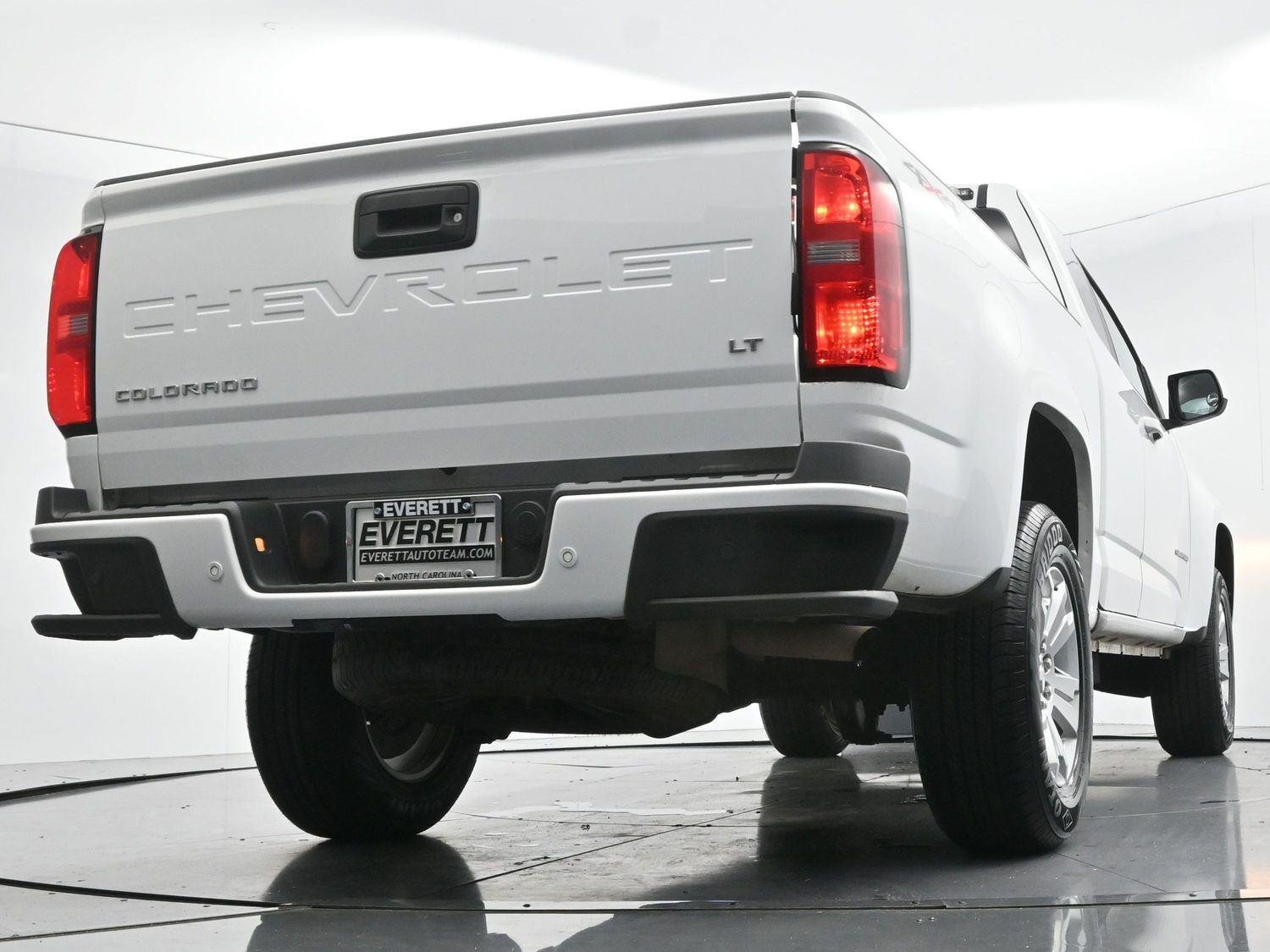 Used 2022 Summit White Chevrolet 4WD LT image 47