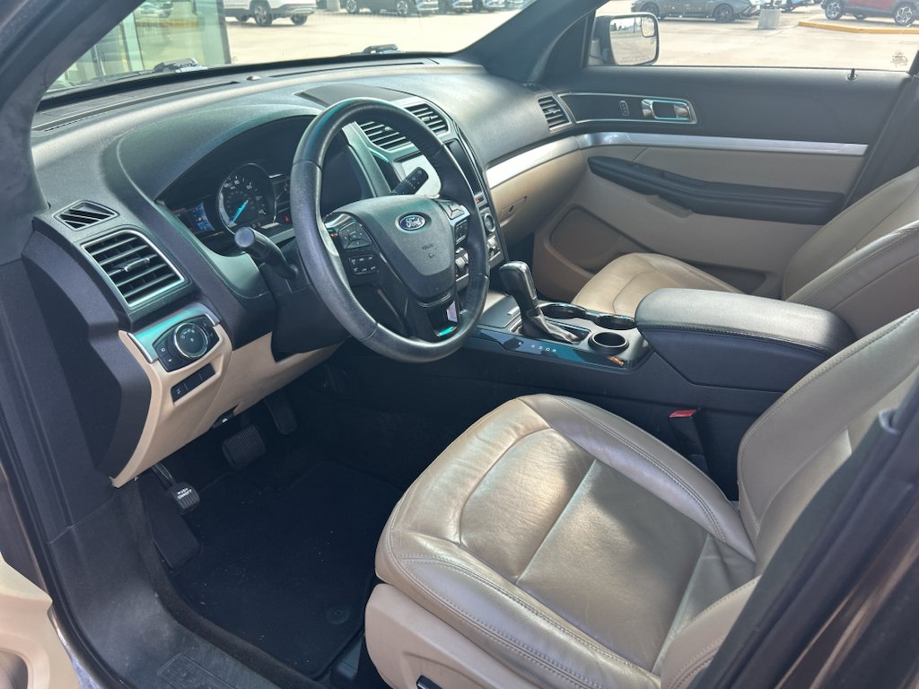 Used 2016 Caribou Metallic Ford XLT image 9
