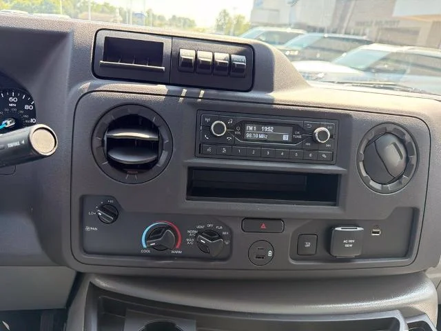 New 2027 Oxford White Ford E-350 SRW image 33