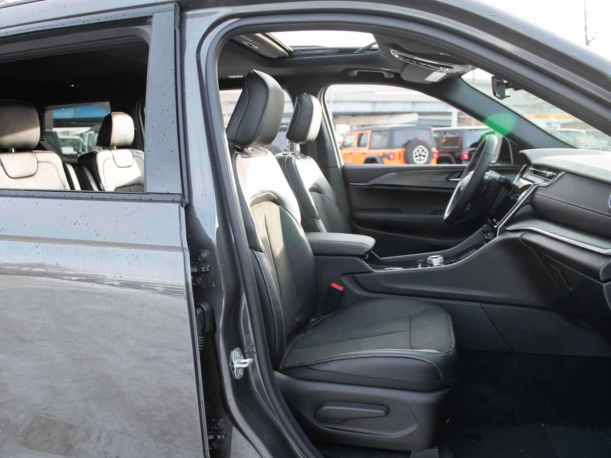 New 2025 Grey Jeep Altitude* image 21