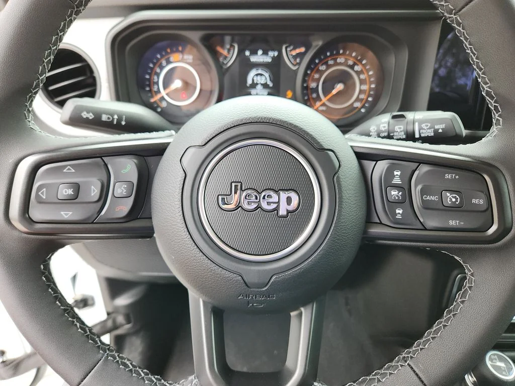 New 2026 Bright White Clear-Coat Exterior Paint Jeep Sport S image 27