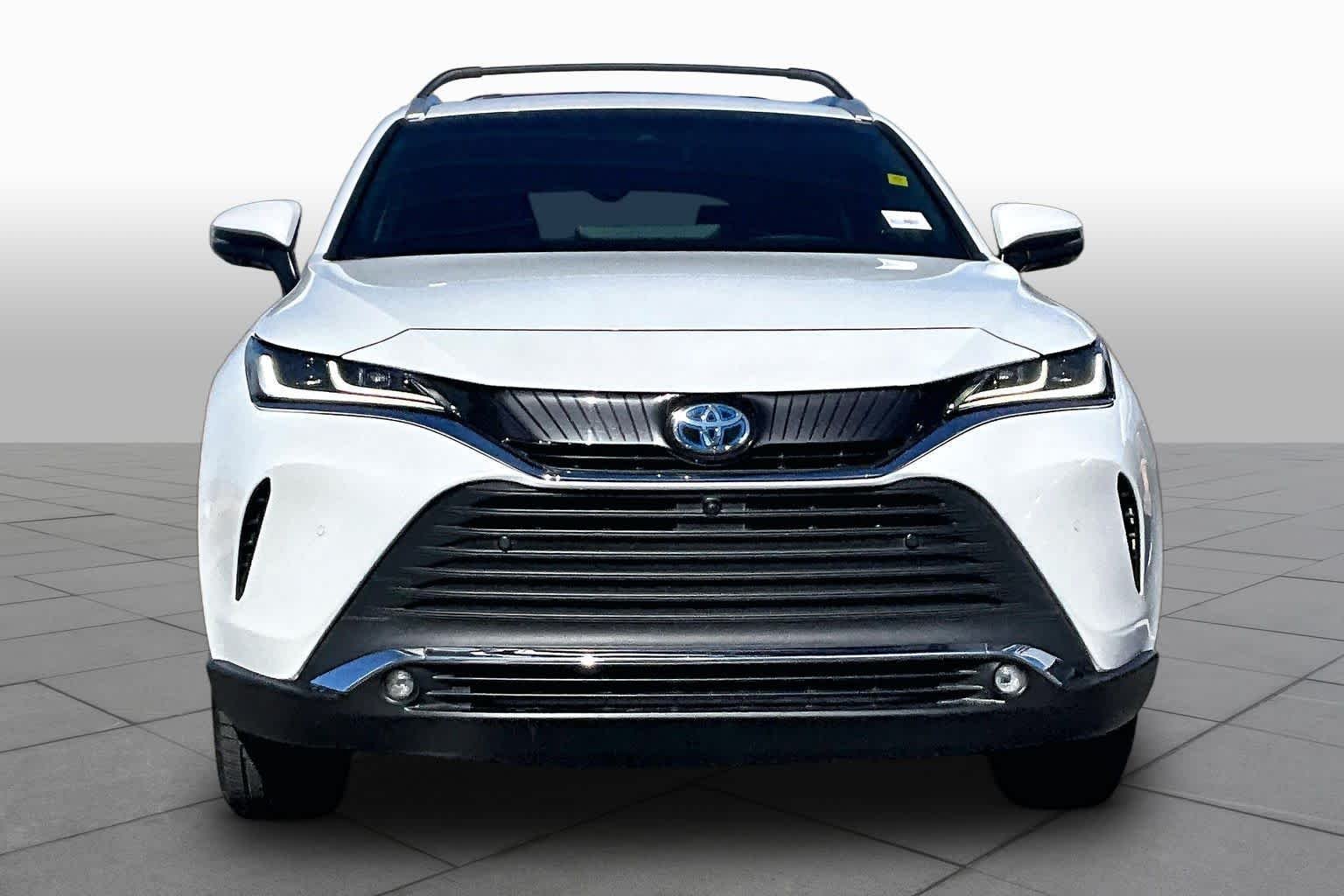 Used 2023 Wind Chill Pearl Toyota Limited image 4