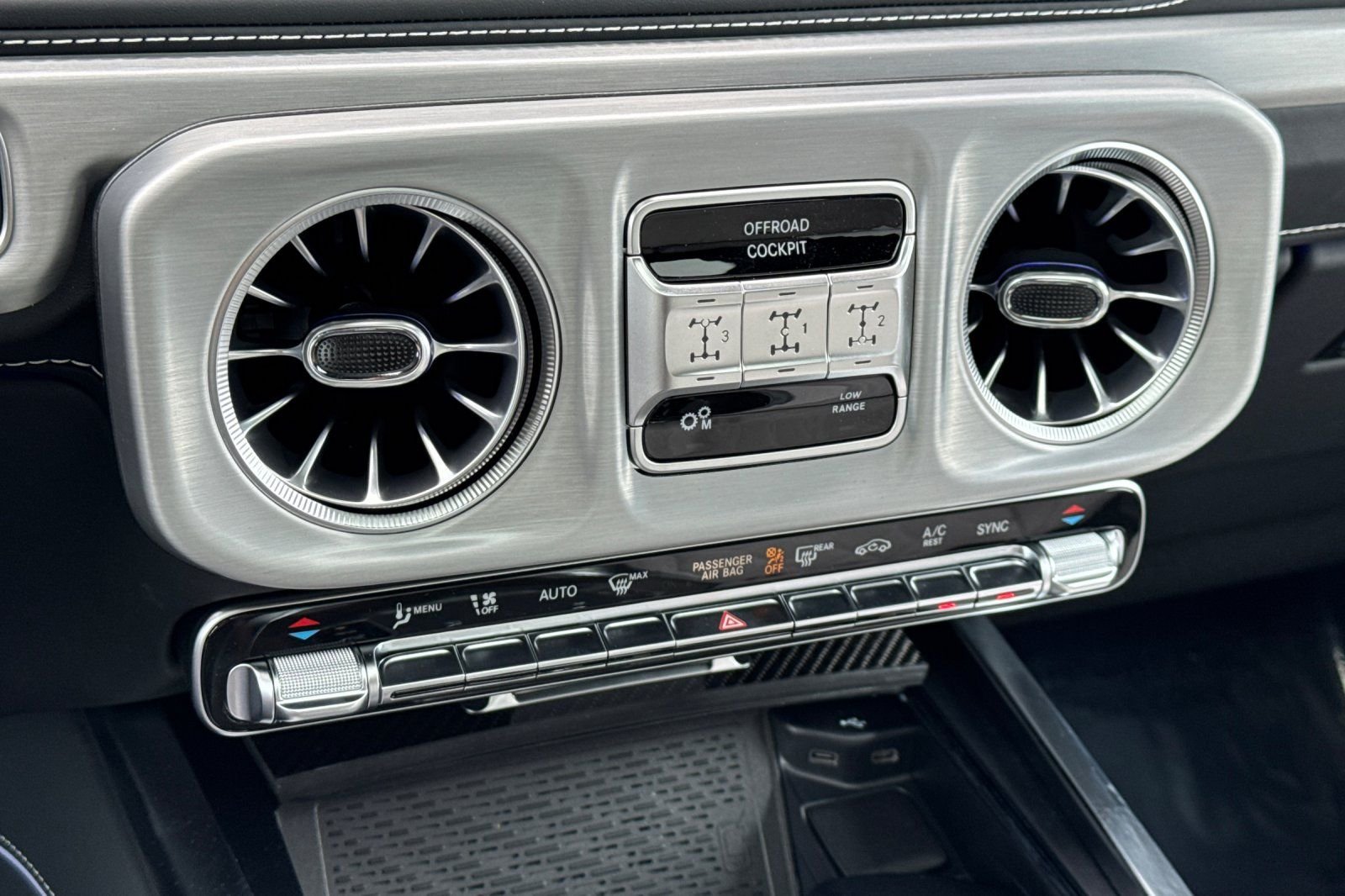 New 2026 MANUFAKTUR Arabian Grey Non- Metallic Mercedes-Benz G 63 AMG® image 20