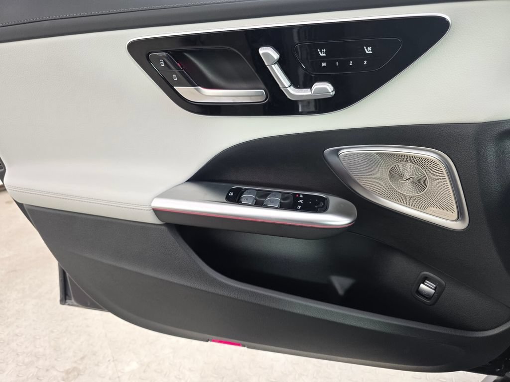 New 2026 MANUFAKTUR exclusive graphite grey magno Mercedes-Benz C 300 image 32