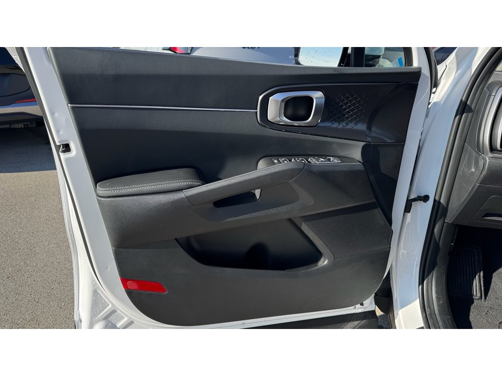 New 2026 Glacial White Pearl Kia LX image 24