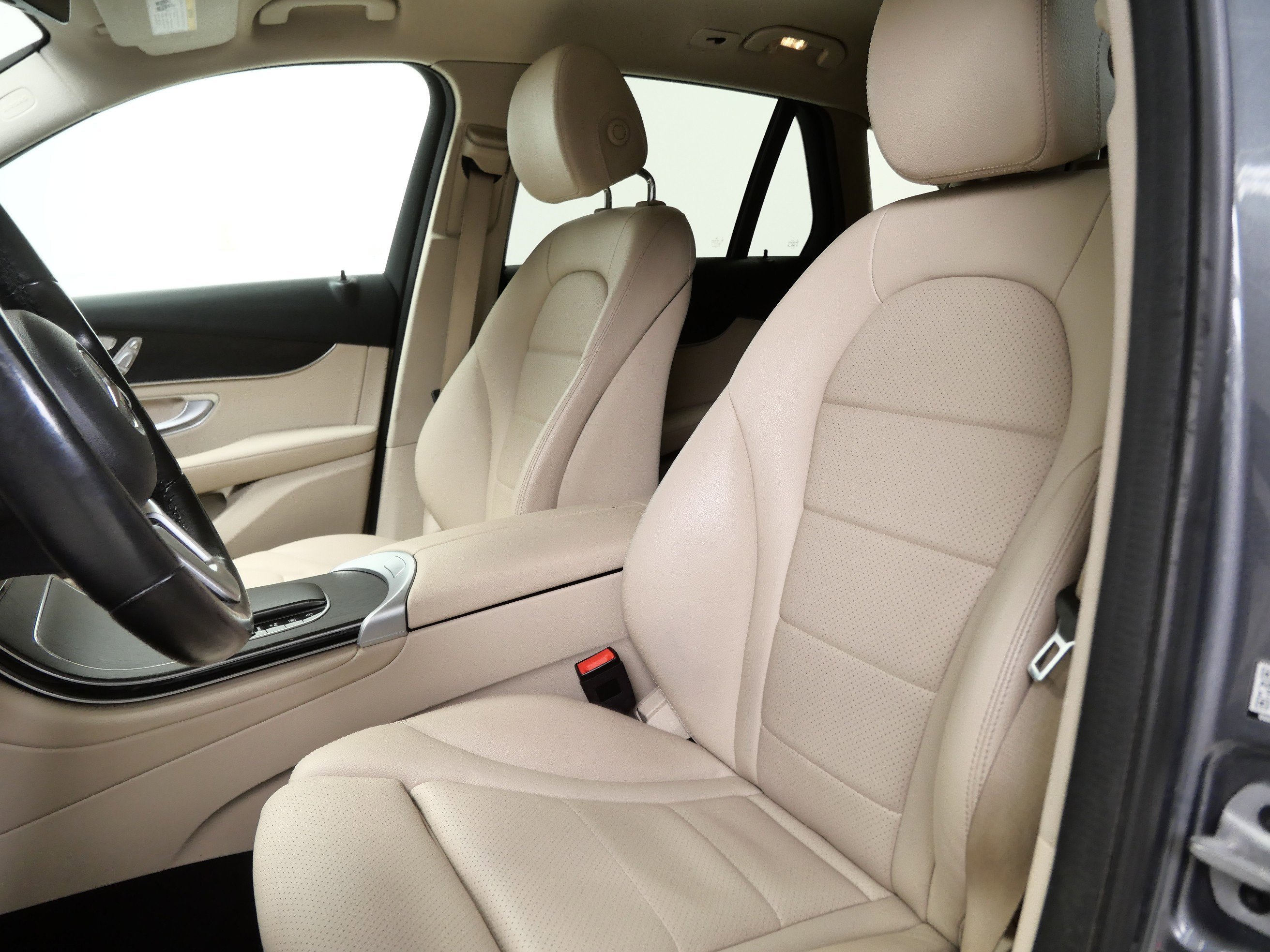 Used 2022 Selenite Grey Metallic Mercedes-Benz GLC 300 image 15
