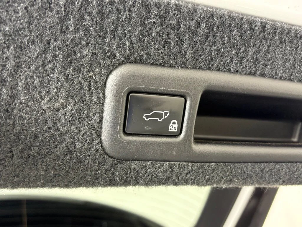 Used 2016 White Lexus 350 F Sport image 40