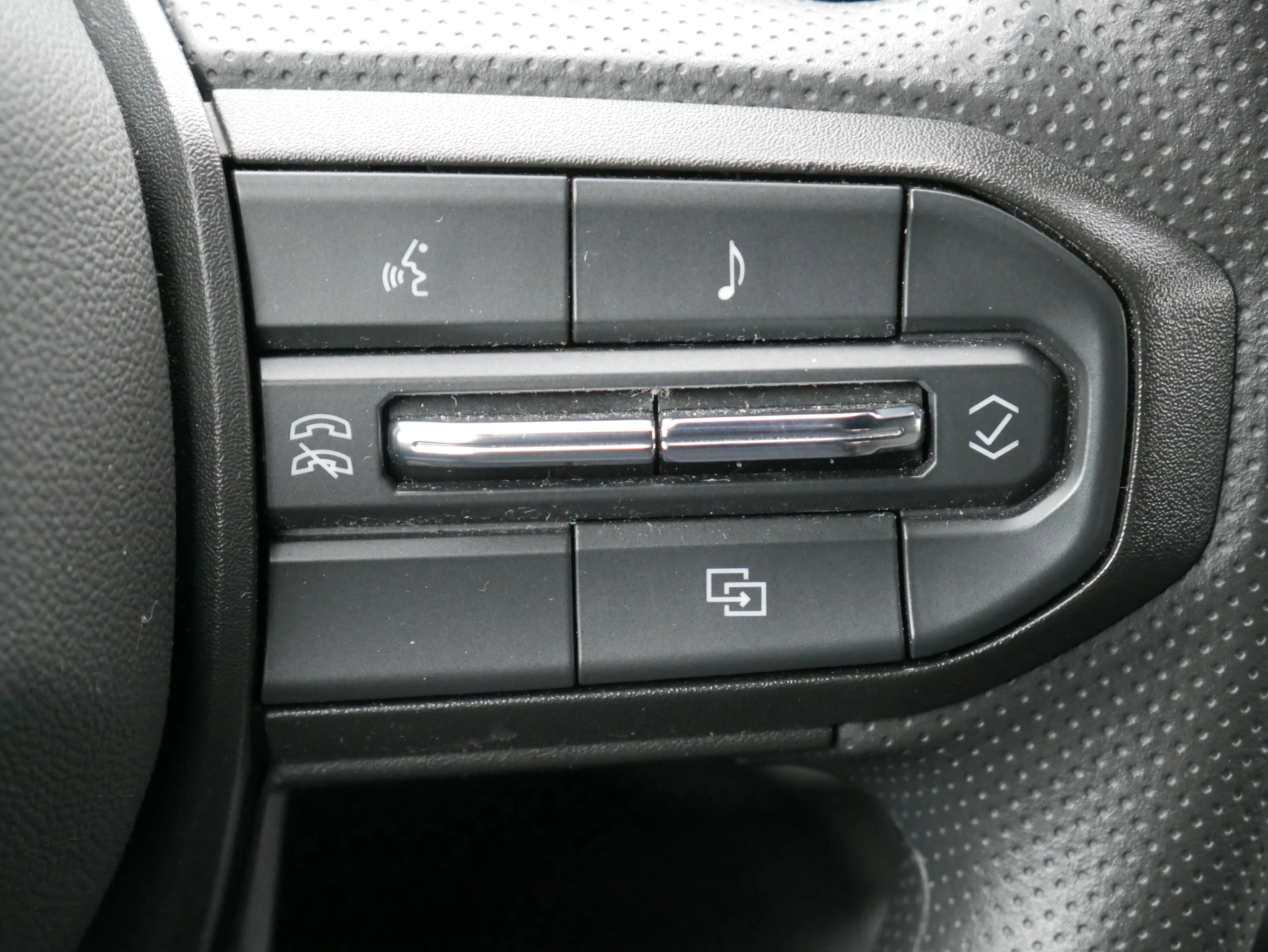 2023 Chevrolet Colorado Work Truck - Photo 27