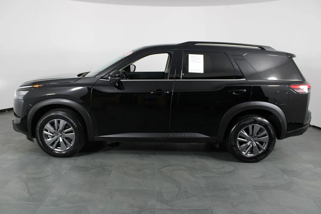 2025 Nissan Pathfinder SV - Photo 14