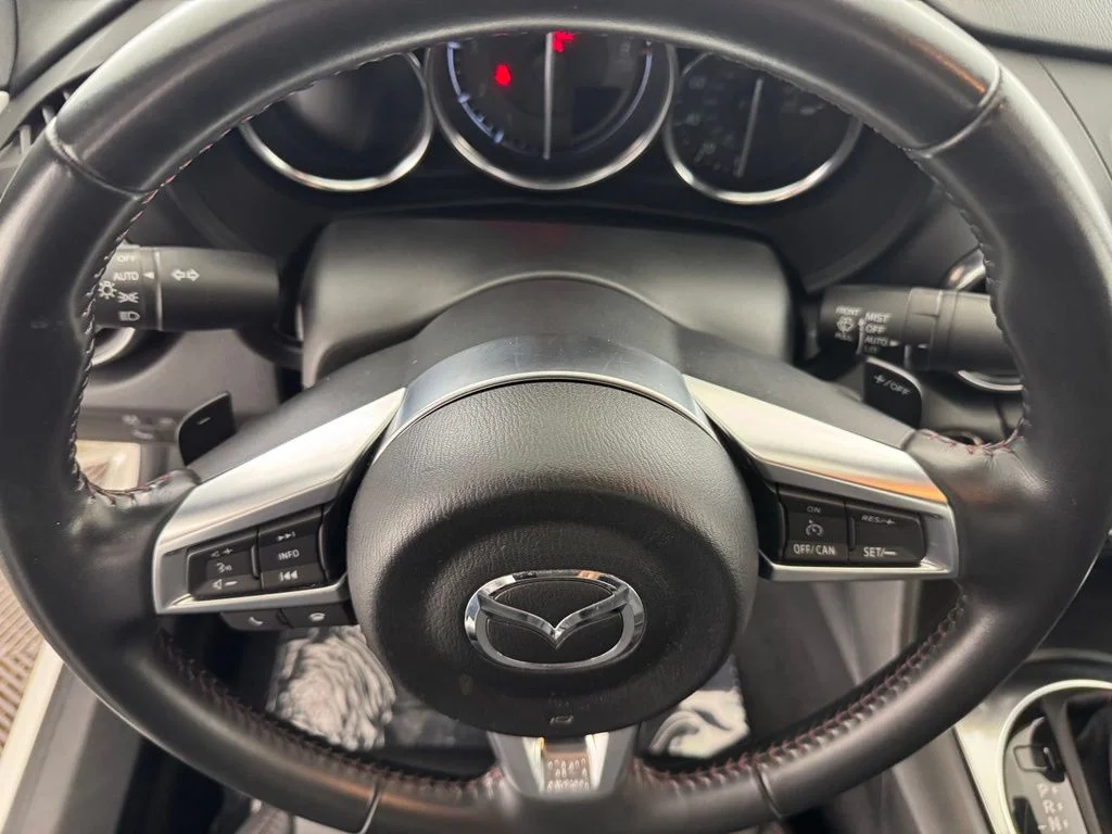 Used 2017 White Mazda Grand Touring image 26