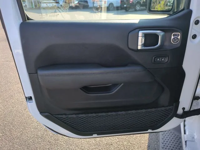 Used 2021 White Jeep Unlimited Sahara Altitude image 12
