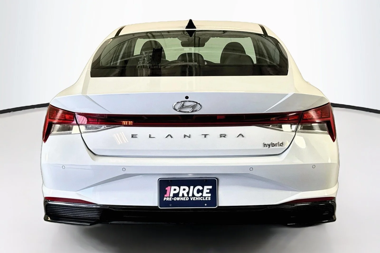 Used 2023 Ceramic White Hyundai Limited image 6