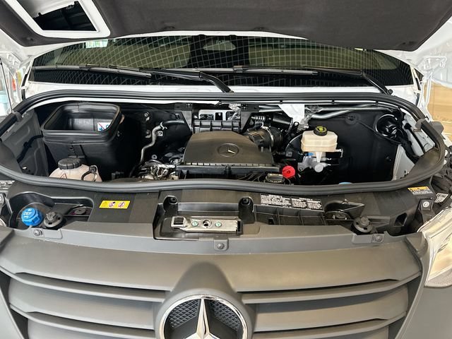 New 2026 Arctic White Mercedes-Benz Cargo 144 WB image 54
