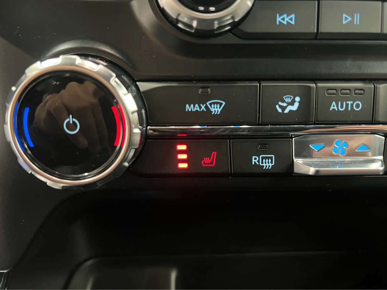 Used 2023 Azure Gray Metallic Tri-Coat Ford XLT image 24