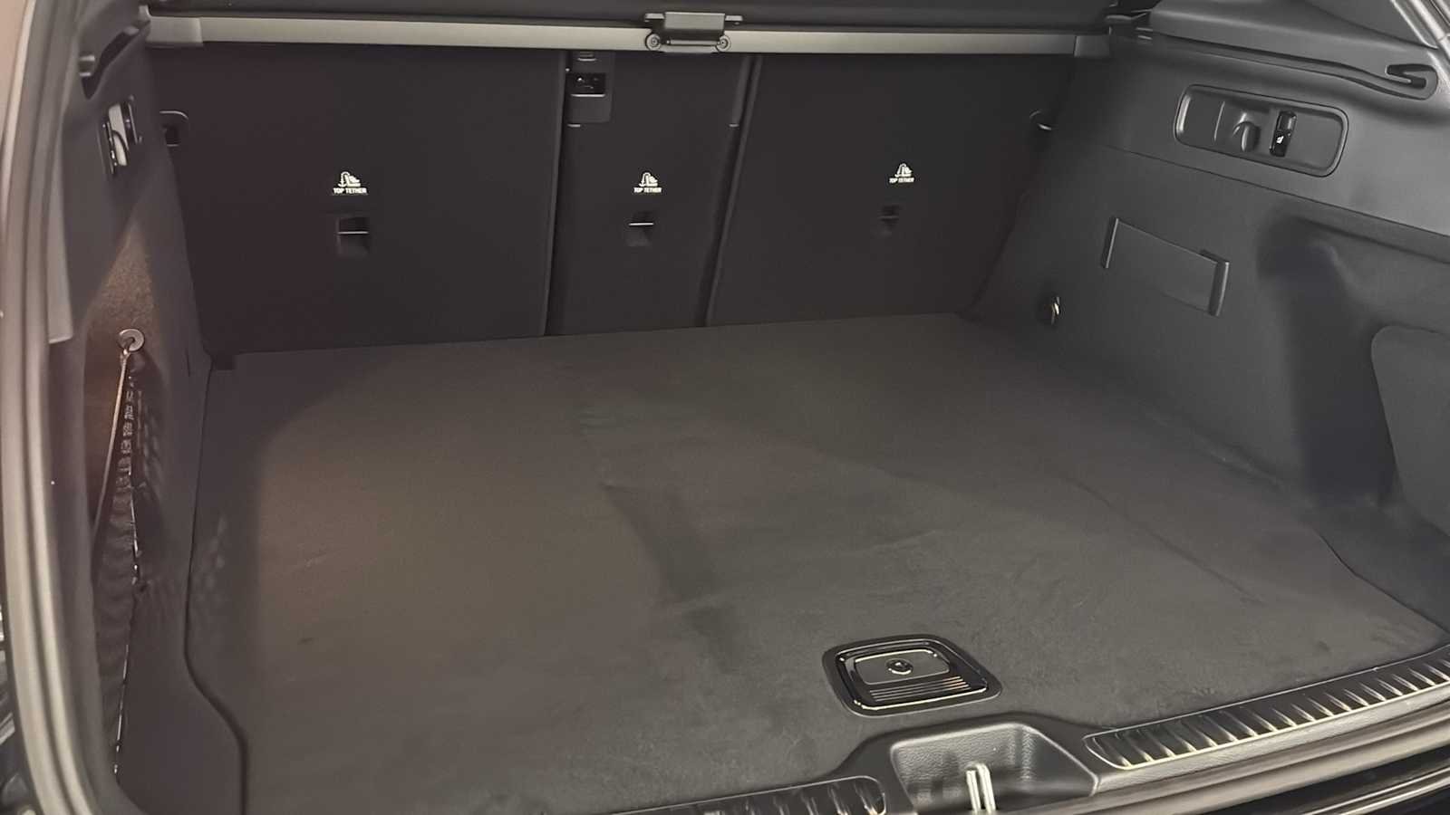 New 2026 Black Mercedes-Benz GLC 300 image 30