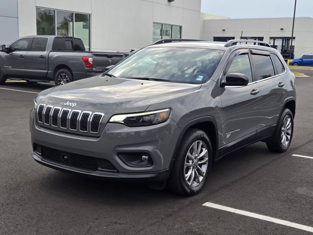 Used 2022 Gray Jeep Latitude Lux image 2