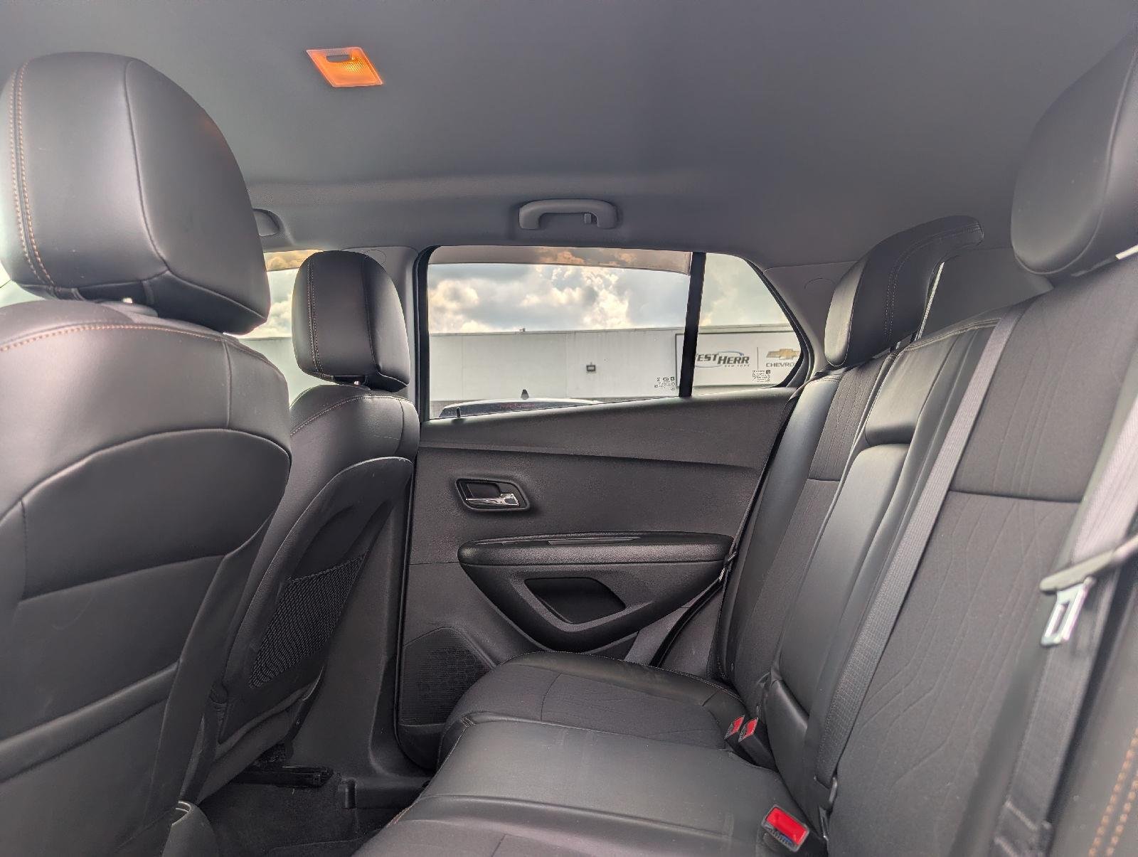 Used 2020 Summit White Chevrolet LT image 10