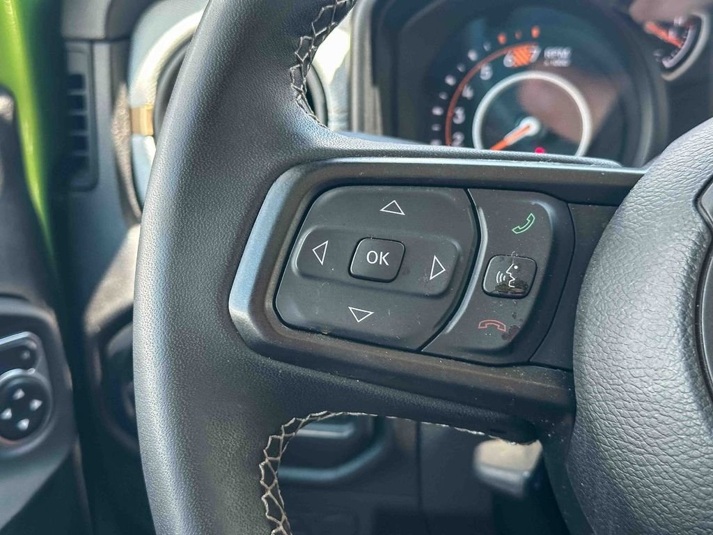 Used 2025 Green Jeep Sport S image 28