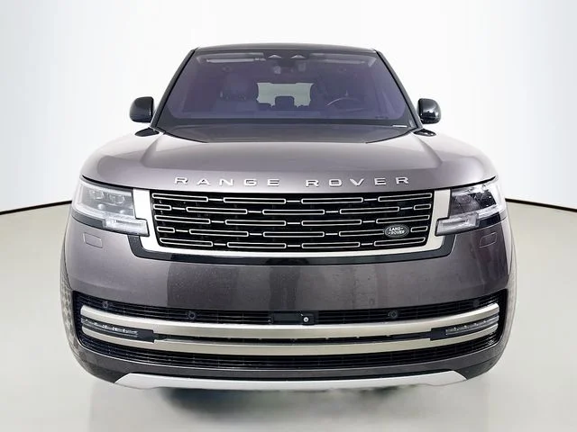 Certified Used 2022 Charente Gray Premium Metallic Land Rover SE image 2