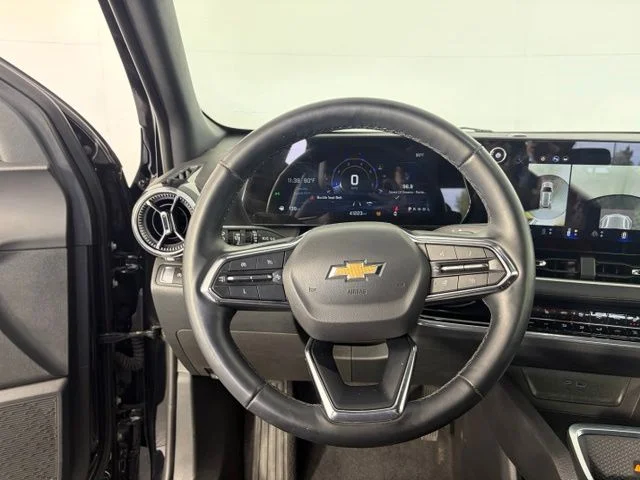 Used 2025 Black Chevrolet LT image 27