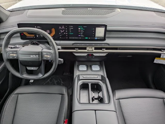 New 2027 White Kia S image 15
