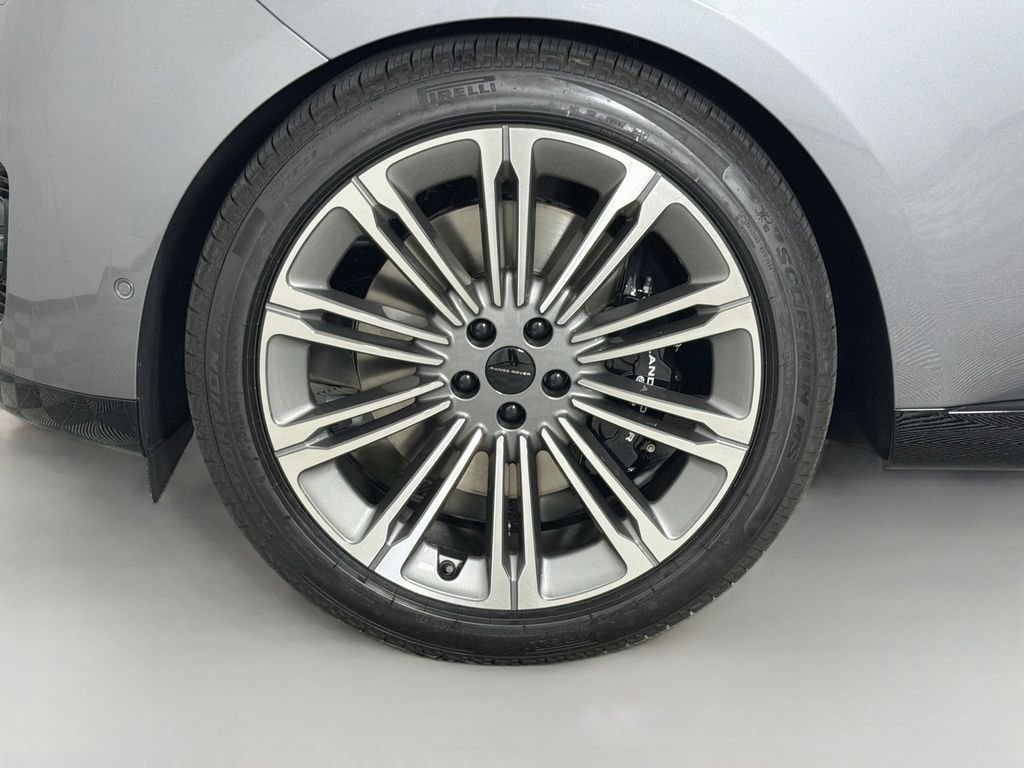 New 2026 Eiger Grey Land Rover SE image 33