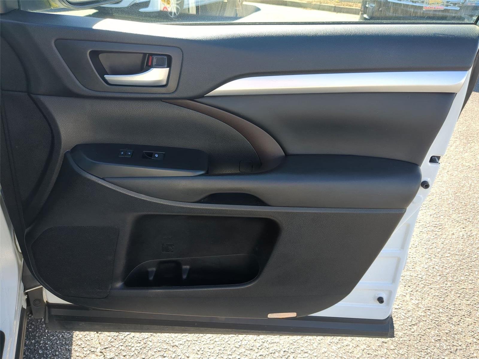 Used 2019  TOYOTA  image 39