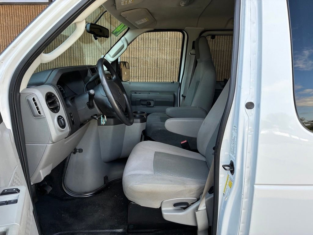 Used 2014 Oxford White Ford XLT image 16