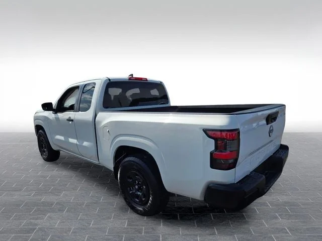 Used 2022 White Nissan S image 5