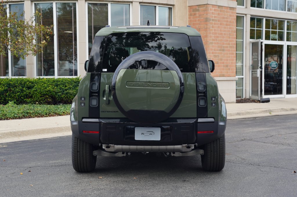 New 2026 Woolstone Green Land Rover S image 5