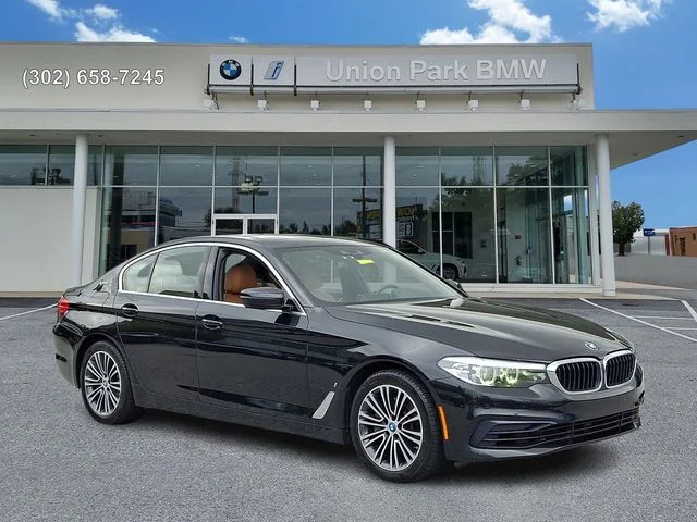 Used 2019 Black Sapphire Metallic BMW 530e xDrive iPerformance image 3