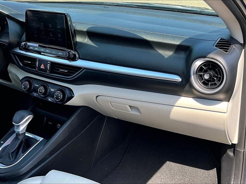 Used 2023 Gray Kia LXS image 13