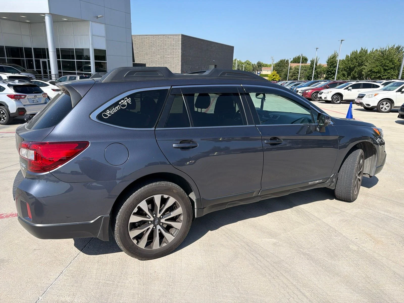 Used 2015 Gray Subaru 2.5i image 3