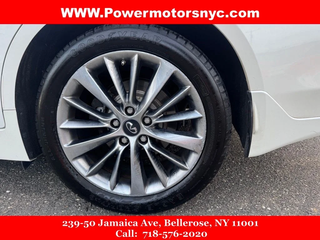 Used 2018 White INFINITI 3.0t LUXE image 16