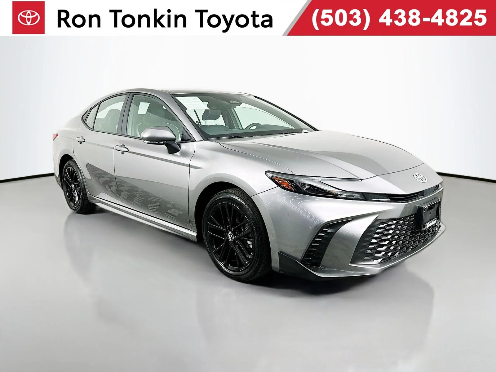 2025 Toyota Camry SE AWD Hybrid's photo