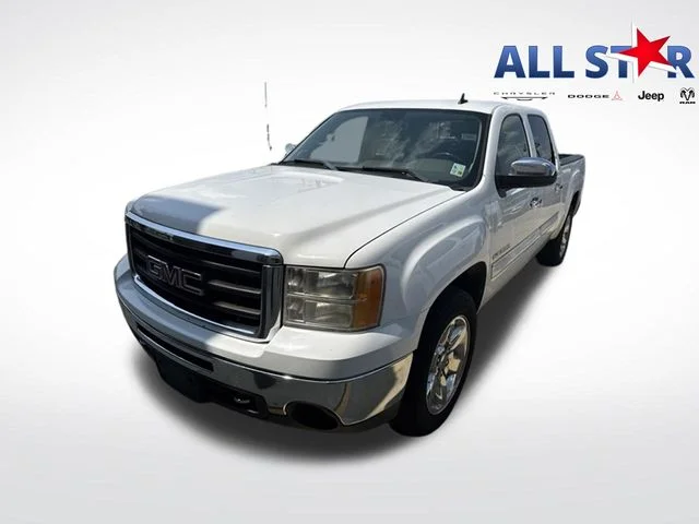 Used 2012 White GMC SLE image 1