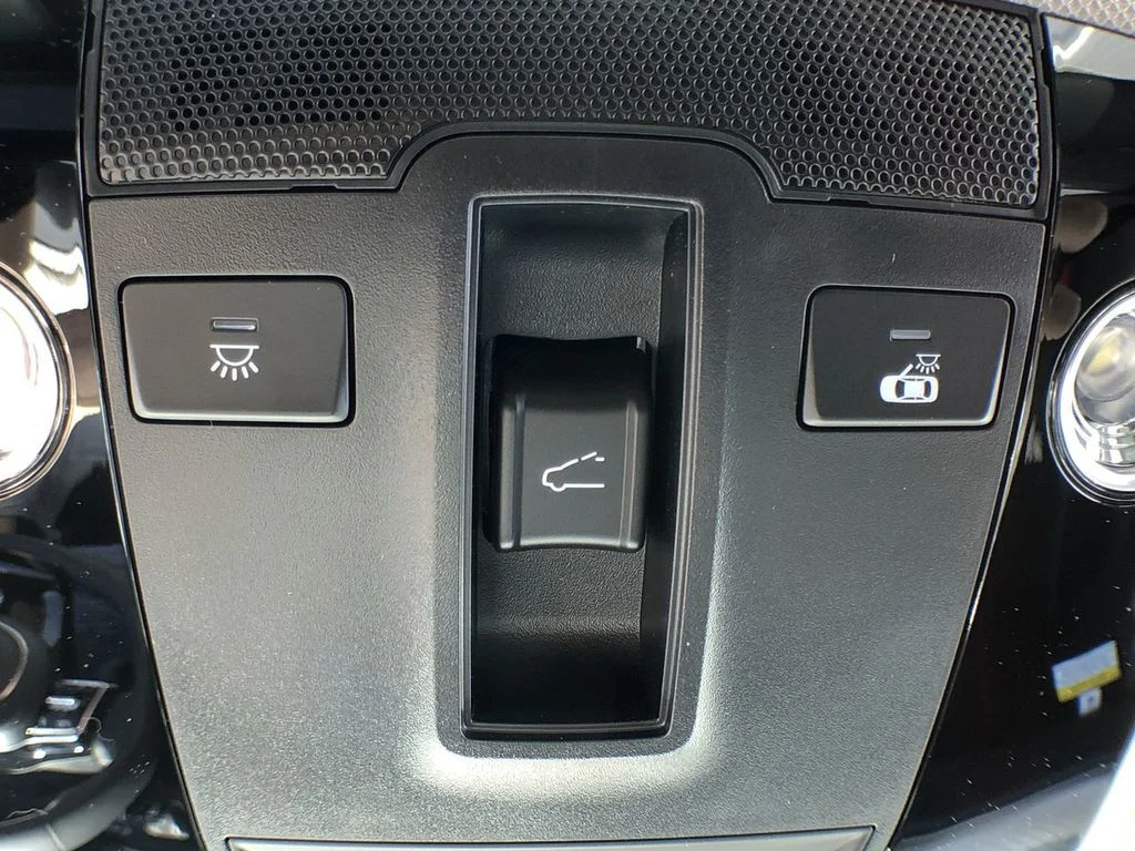 Used 2022 Black Kia SX image 39