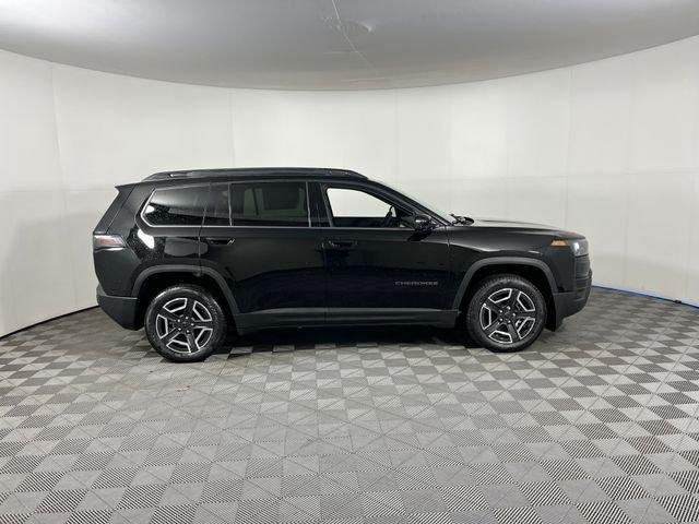 New 2026 Diamond Black Crystal Pearl-Coat Exterior Paint Jeep Limited image 30