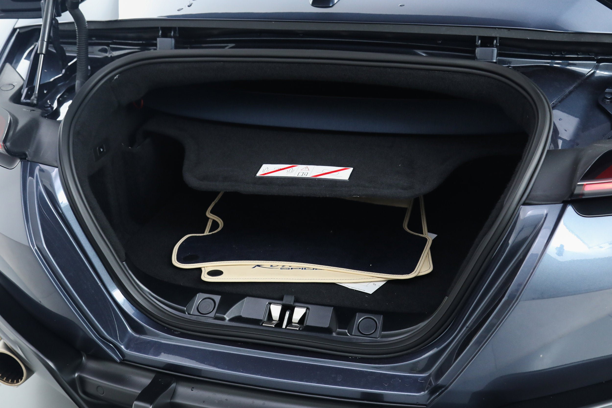 Certified Used 2025 Blu Roma Ferrari  image 37