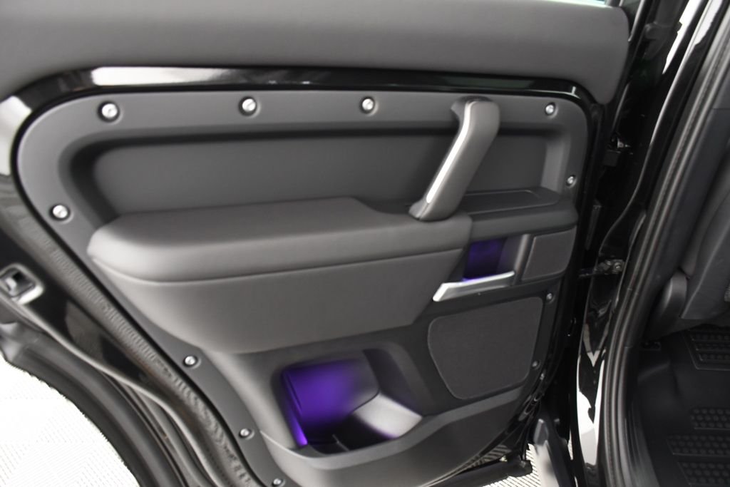 New 2026 Santorini Blk Land Rover X-Dynamic SE image 26