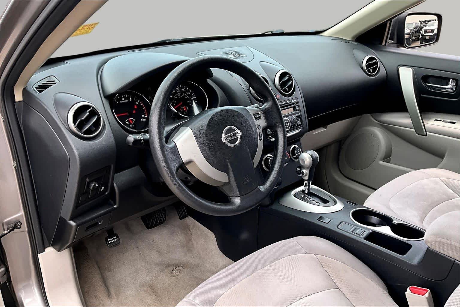Used 2012 Platinum Graphite Nissan S image 17