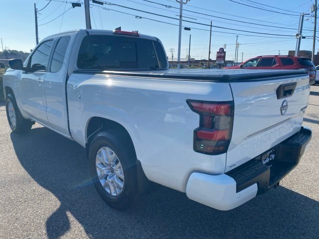 Used 2024 Glacier White Nissan SV image 31