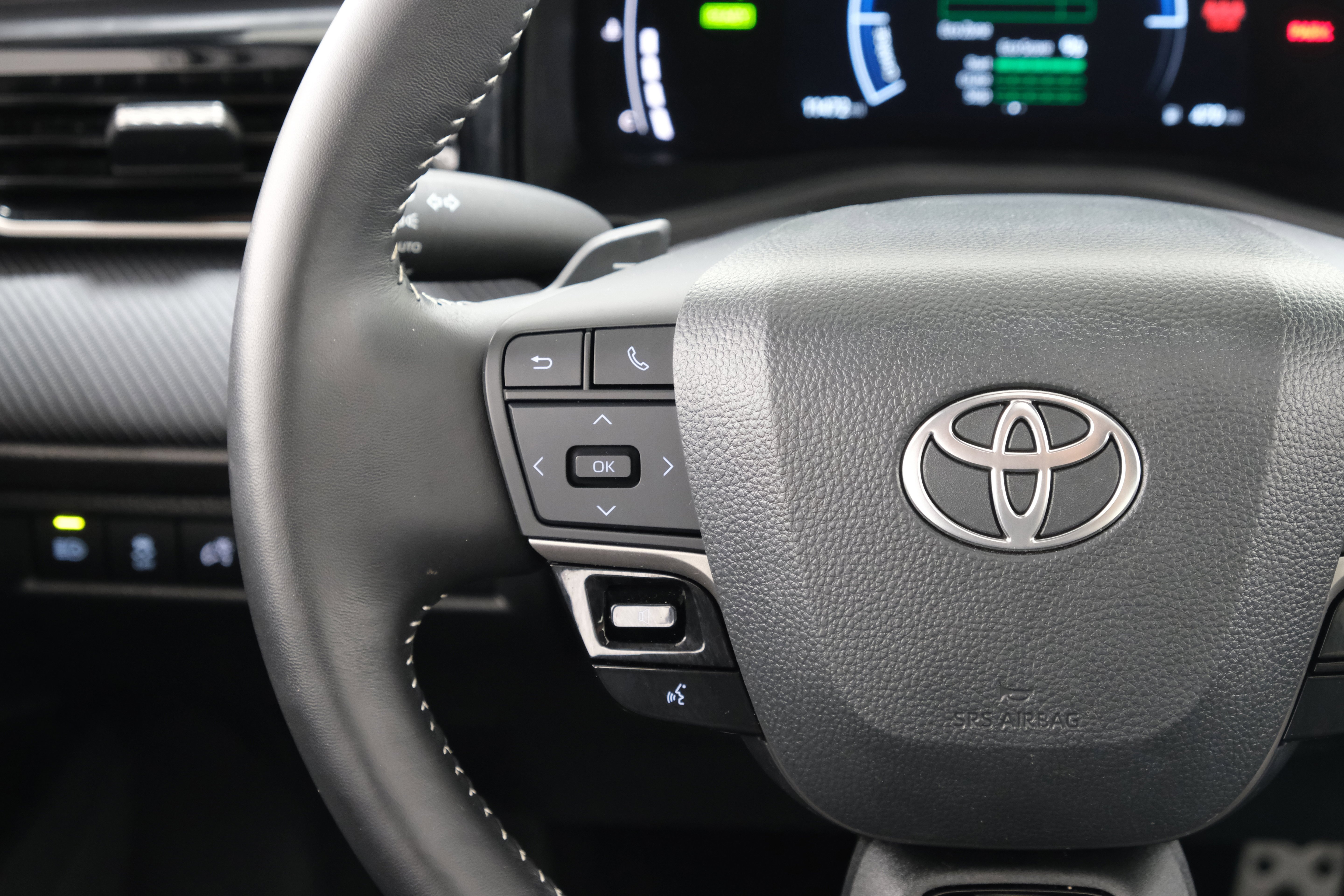 Certified Used 2025 Heavy Metal Toyota SE image 34