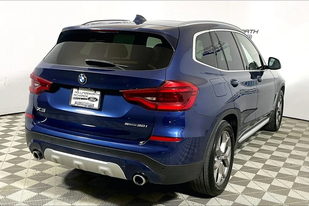 Used 2021 Phytonic Blue Metallic BMW sDrive30i image 9