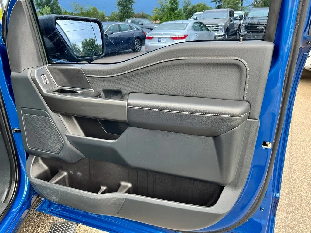 Used 2023 Blue Ford XLT image 11