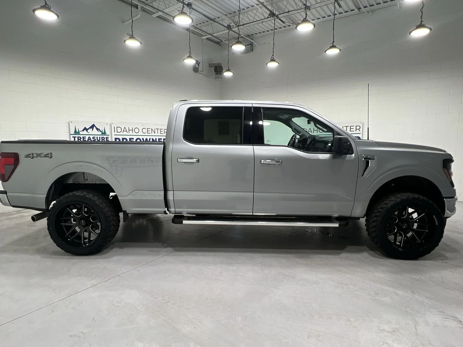 2024 Ford F-150 XLT - Photo 9